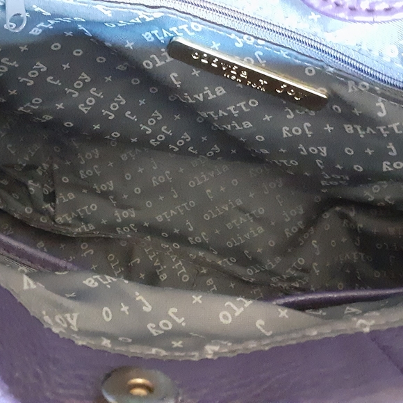 Olive and Joy Purple Handbag Like New Hobo - Picture 5 of 10